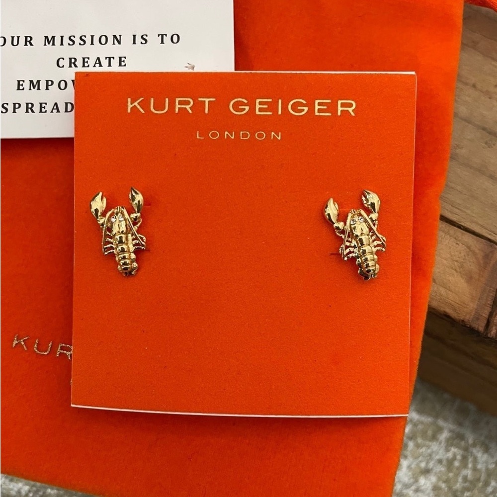 KURT GEIGER LONDON GOLD LOBSTER STUD EARRINGS - Picture 4 of 4